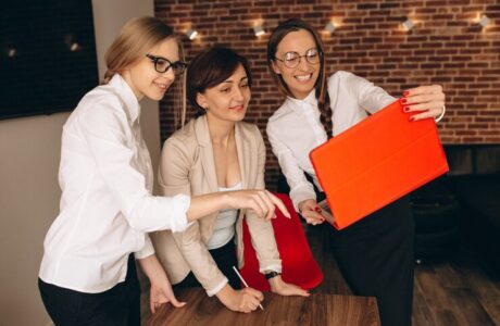 business-women-working_- texas corporate gifts