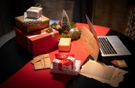 christmas-gifts-presents-table_- corporate event gifts