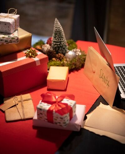 christmas-gifts-presents-table_- corporate event gifts