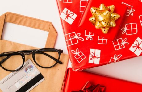 christmas-presents-preparation-with-gift-boxes-colorful-bows_-corporate gifts supplier dubai