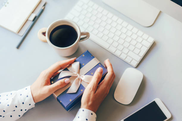 "corporate holiday gifts