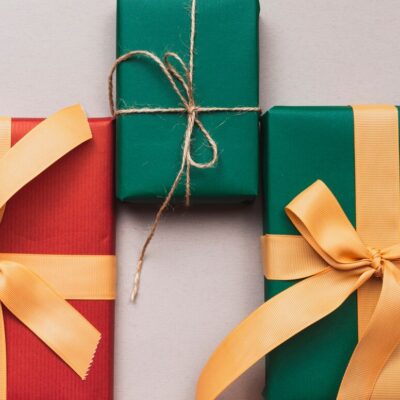 close-up-colorful-christmas-gifts-with-ribbon_-