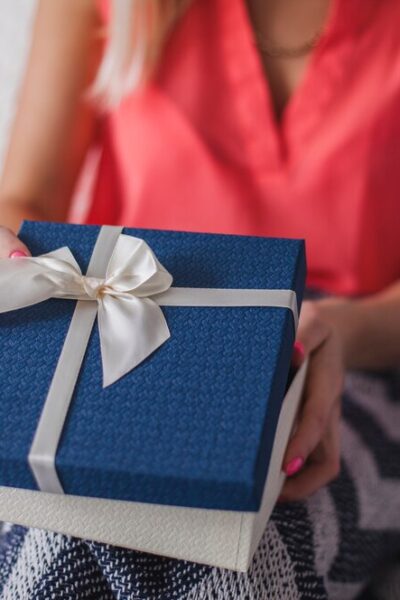 close-up-hands-holding-gift_-