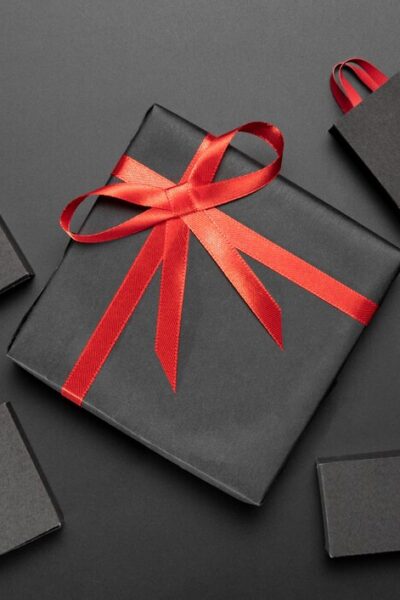 minimalist-black-friday-arrangement_-