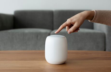 smart-speaker-house-control-innovative-technology_-