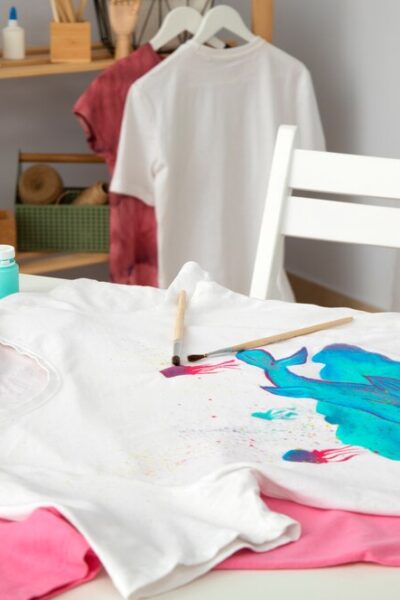 t-shirt-painting-indoors-still-life_-