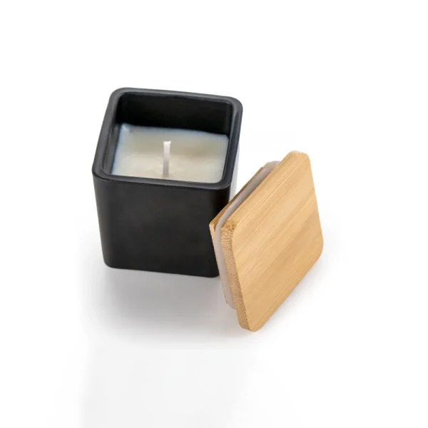 Scented-Candle-in-Oakmoss-and-Am ()